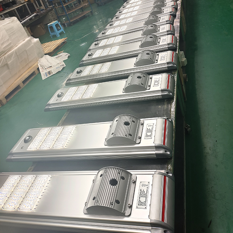 Factory Price Outdoor IP65 Solar Street Light Outdoor Lamp 60W High Lumen Smart Motion Sensor All in One Solar LED Street Light