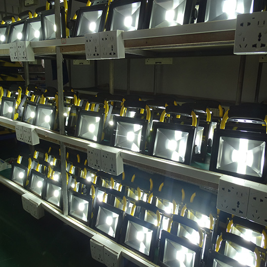 IP65 Solar Power Led Flood Light Aluminum Solar Led Reflector 200w