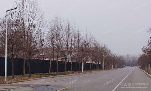 Como proveedor de farolas solares de 30 vatios, Leadray vende farolas solares al por mayor en la carretera comunitaria Wanglu de Shandong.