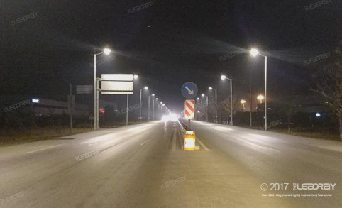 El modelo de producto estrella de Leadray, la farola solar integrada de 60 W, gana la licitación para el proyecto de la salida de la autopista principal de Jining.