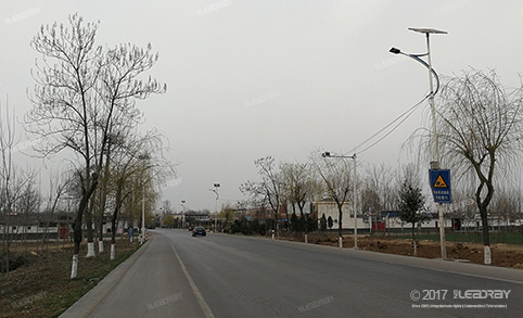 Proyecto de instalación de alumbrado público solar independiente de 30 W en la calle Dayu North