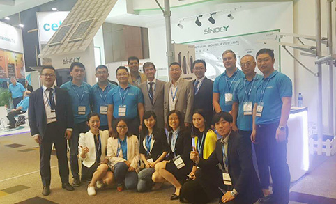Las farolas solares todo en uno de Leadray impulsan la energía y la electricidad en la Feria Mundial de África 2017