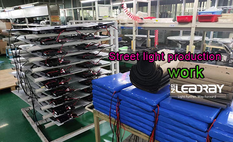 Producción de alumbrado público - Fábrica de alumbrado público solar optoelectrónico Leadray de Shenzhen
