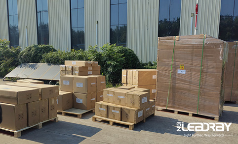Farola solar LED integrada de 170 unidades de 80 W, lámpara de jardín con energía solar, enviada a clientes en México.