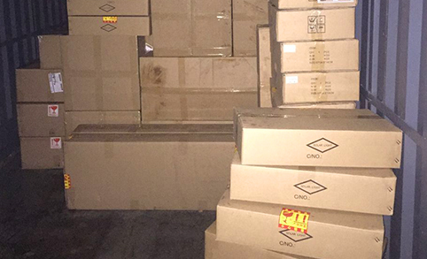 Se enviaron 250 farolas solares antirrobo de 50 vatios a nuestro cliente de Sudáfrica.