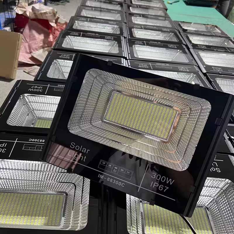 IP65 LED Solar Light Waterproof Aluminum Floodlight Spotlights for Garden Swimming Pool Garage Wall